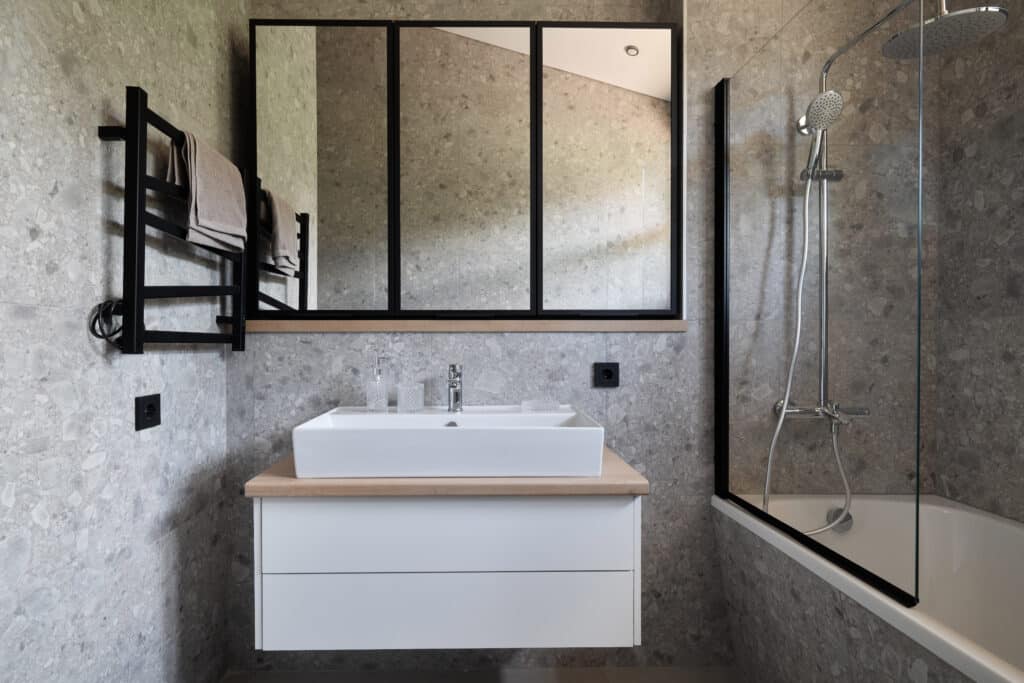 What Does It Mean to Refinish Your Bathtub?