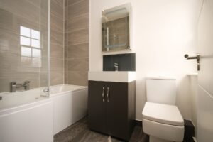 Why You Should Look Into Professional Bathroom Tile Refinishing