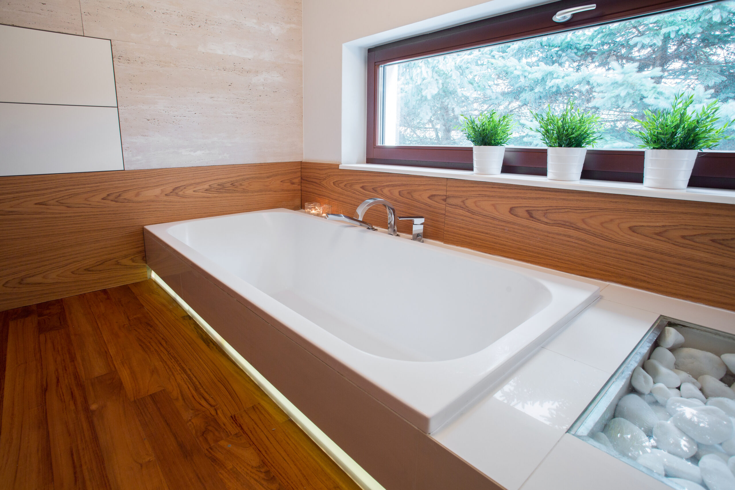 How Long Does Reglazing a Bathtub Last? 