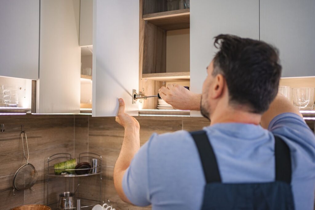 carpenter contractor repair